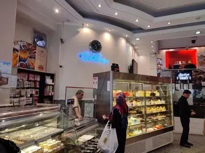 کاهش تقاضای شیرینی در آستانه یلدا / افزایش ۳ برابری قیمت تخم مرغ و روغن