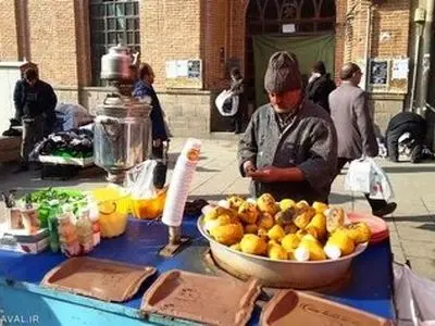 ساندویچ سیب زمینی تخم مرغ هم لاکچری شد/ فست‌فود خاطره شد