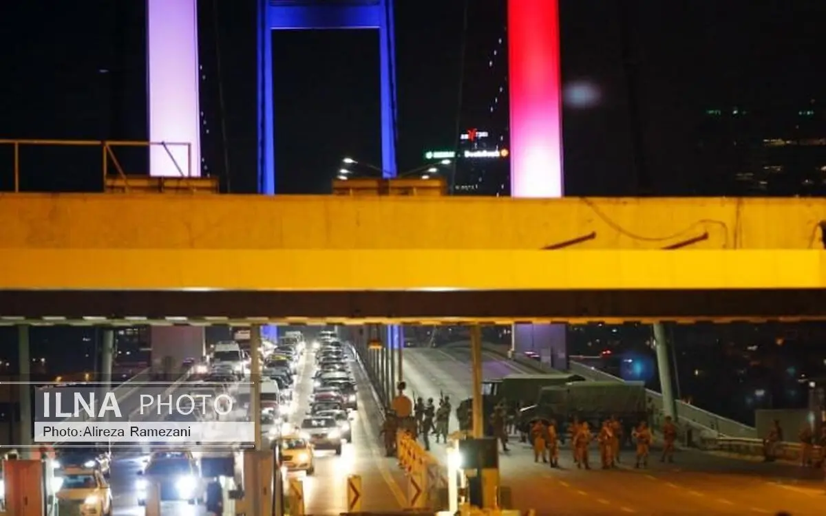 تیراندازی در نزدیکی کاخ ریاست‌جمهوری ترکیه/ ‍‍پارلمان در محاصره تانک‌ها