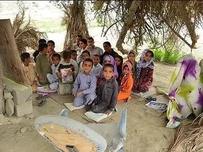 روایتی از سختی کار معلمان در مناطق مرزی/وجود مجردسراهایی که آدم را یاد زندان و سربازخانه می‌اندازد
