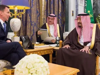کمک مالی نزدیکان بن سلمان به کمپین جرمی هانت