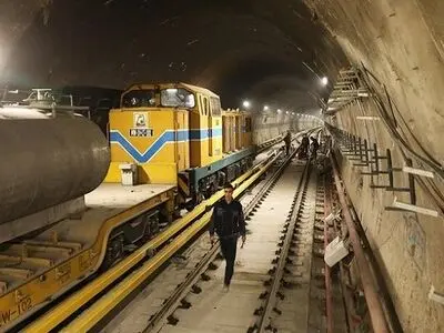 پیشرفت عملیات عمرانی متروی ورزشگاه تختی به مرز ۵۰ درصد رسید/ تکمیل ایستگاه میدان کتاب تا مردادماه