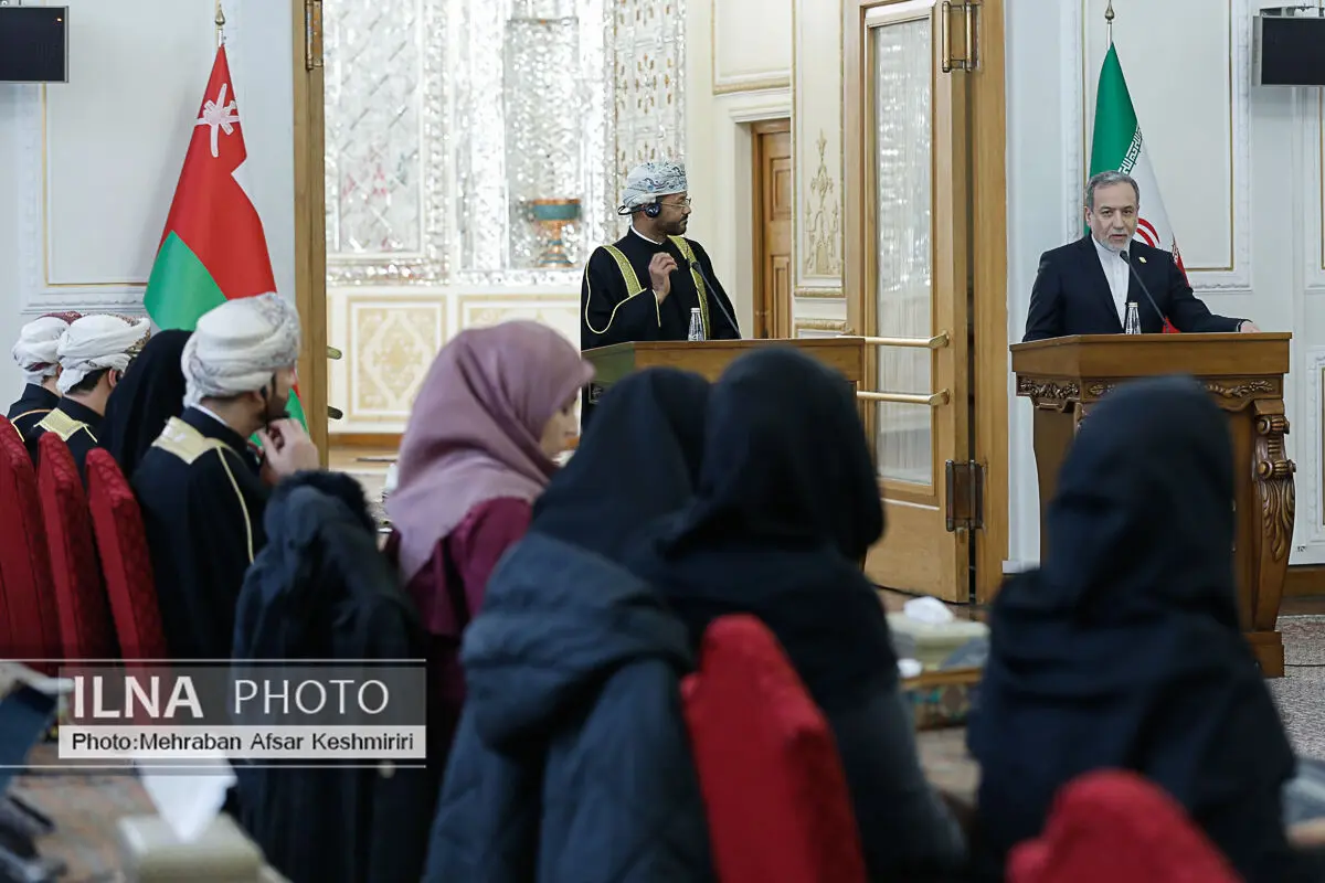 خلال مؤتمر صحفي مع نظير العماني؛ عراقجي: إيران وعمان تلتزمان بالحفاظ على استقرار المنطقة