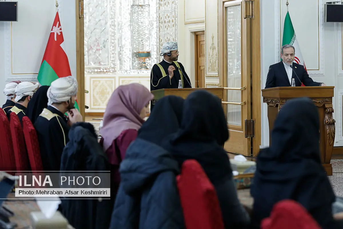 خلال مؤتمر صحفي مع نظير العماني؛ عراقجي: إيران وعمان تلتزمان بالحفاظ على استقرار المنطقة