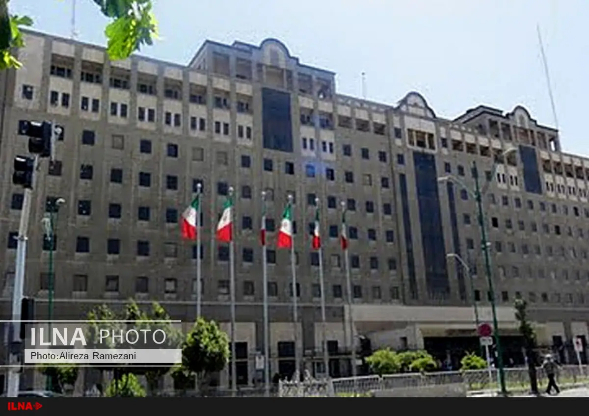 آموزش‌دهندگان نهضت سوادآموزی مقابل مجلس تجمع کردند