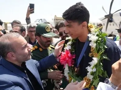 استقبال پرشور کرمانشاهی‌ها از قهرمان المپیک