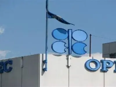 رویترز: انتاج أوبک من النفط بلغ خلال أیار أدنى مستوى فی عقدین