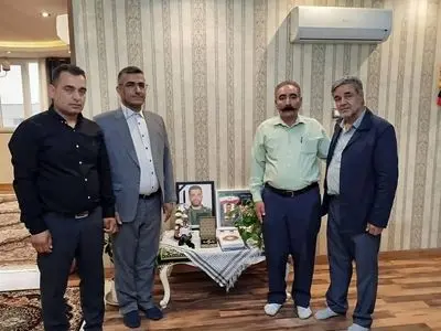 دیدار اعضای نسل نو فارس با خانواده شهید جنگ رمضان