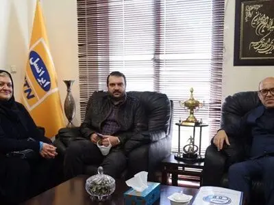 دیدار مدیرعامل باشگاه استقلال با خانواده شادروان پورحیدری