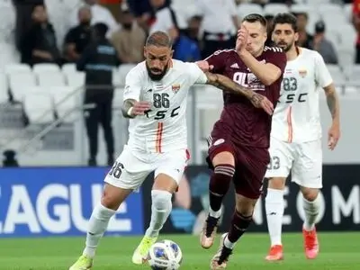 دژاگه به هوادار نزدیک شد
