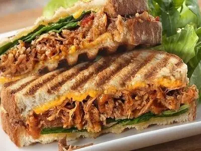 طرز تهیه پنینی مرغ و سیب‌زمینی؛ لذیذ و خوشمزه