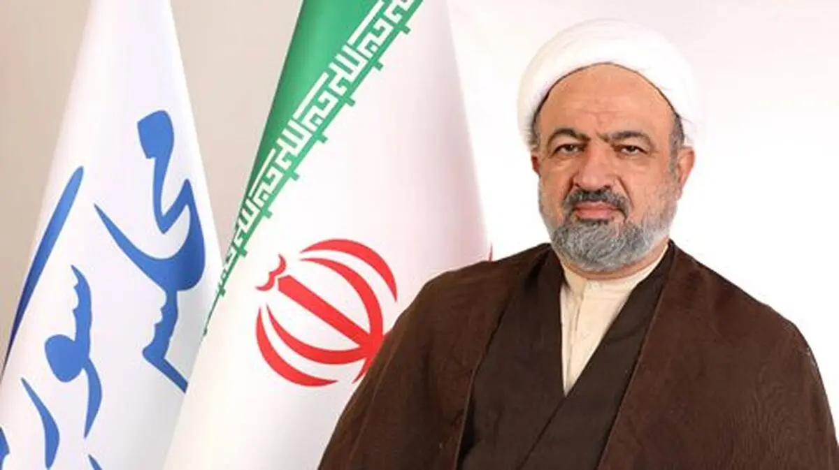 مسئولان از مردمِ پای‌کار الگو بگیرند