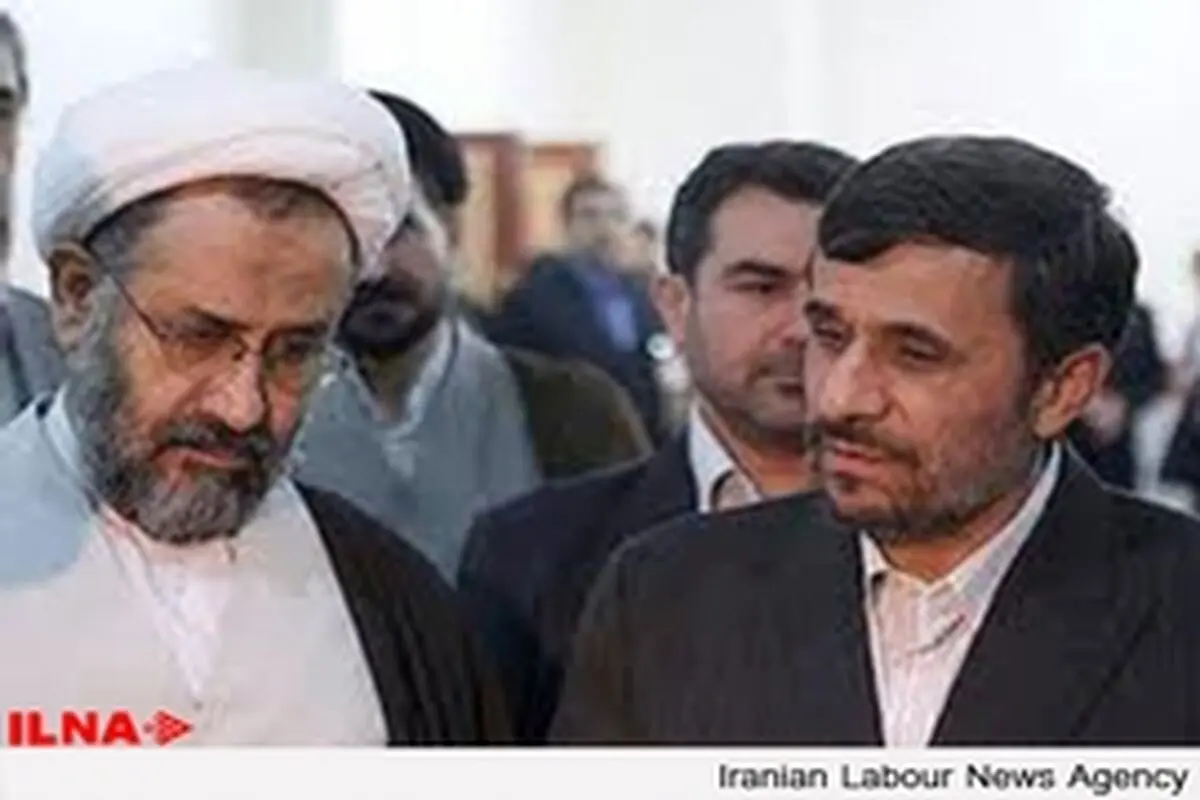 هنوز با احمدی‌نژاد سر مباحثسیاسی جر و بحثمی‌کنیم
