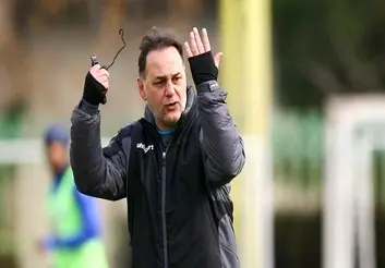 نامجو مطلق: تلاش می‌کنیم تا جزو مدعیان قهرمانی باشیم / تصمیم AFC قابل هضم نیست