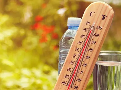 چطور بفهمیم آب بدنمان کم شده است؟
