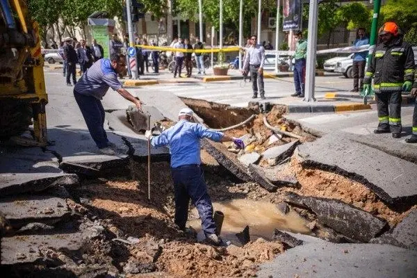 فرونشست سالانه تا ۲۵ سانتی‌متر نشانه فروپاشی آبخوان‌هاست
