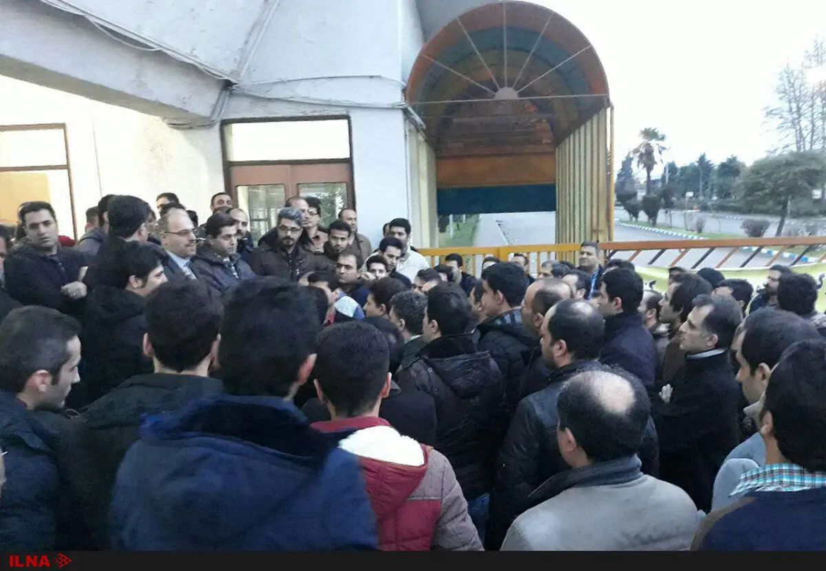 تجمع کارگران «ایران پوپلین رشت» برای معوقات مزدی 
