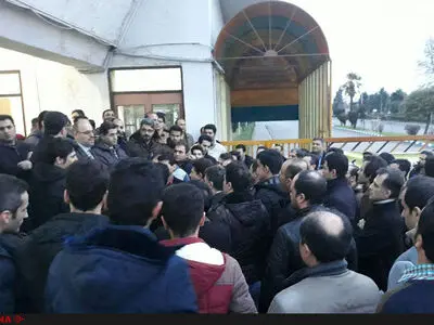 تجمع کارگران «ایران پوپلین رشت» برای معوقات مزدی 