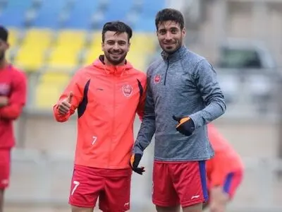ویدیو: شوخی رفیعی با طیبی و تکسیرا در فرودگاه