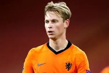 بند فسخ ۵۰۰ میلیون یورویی برای ستاره خط میانی بارسا