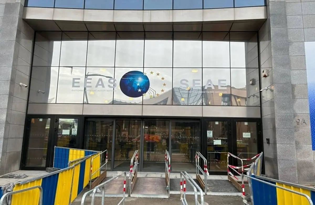 بازرسی دفتر مرکز سرویس دیپلماتیک اتحادیه اروپا توسط پلیس