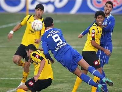 زمان دیدار سپاهان و استقلال تغییر کرد
