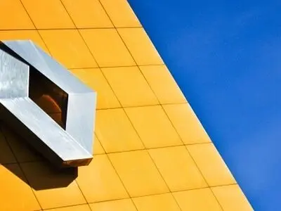 Renault’s investment in Iran’s car market threatens Peugeot