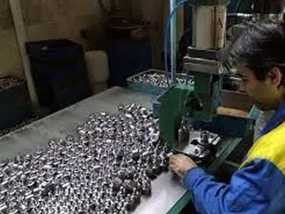 نگرانی از تمدید تعطیلات تابستانی کارگران پارس میلنگ /۴ماه طلب مزدی کارگران پرداخت نشده است 