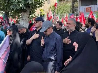 حضور فتاح در مراسم تشییع پیکر مطهر رهبر شهید انقلاب