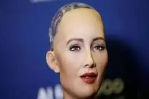 تقلید شگفت‌انگیز حالات چهره توسط ربات انسان‌نما 