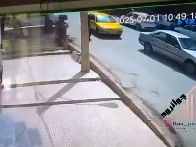 فیلمی از تصادف عجیب پراید با تیر برق در جوانرود!