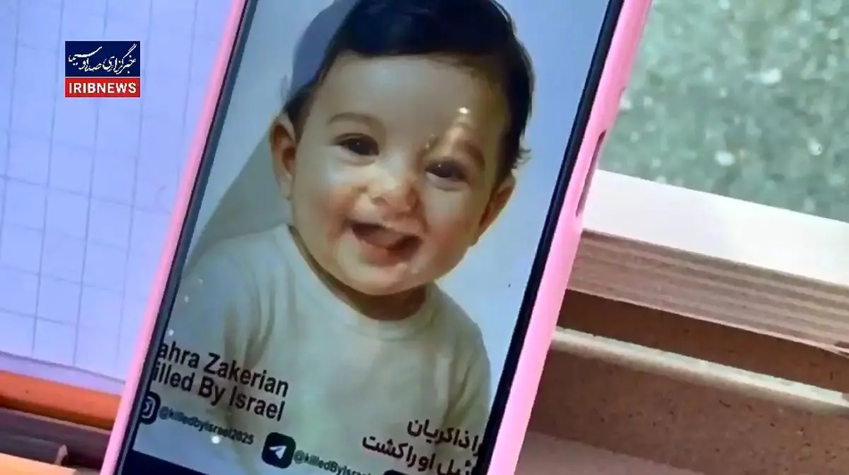 خلق تصاویر شهدای کودک دفاع مقدس ۱۲ روزه به‌دست دانش‌آموزان در حاشیه راهپیمایی ۱۳ آبان + فیلم