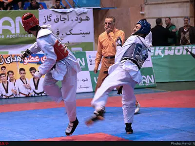 دانشگاه آزاد فاتح جدال مدعیان/ شهرداری ورامین نایب قهرمان نیم فصل شد