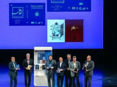 نظامی را افتخار حوزه فرهنگی اصیل می‌دانیم