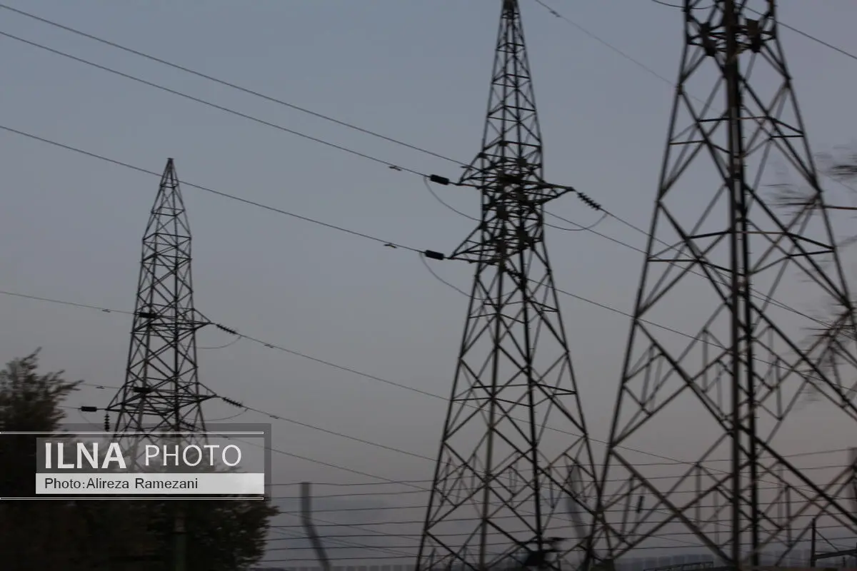 دکل‌های برق فشار قوی مانع توسعه فضای سبز در منطقه ۱۶
