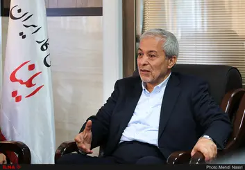 مسئولان بپذیرند که قرار نیست مردم در اعتراض‌ها مداحی کنند/ باید تنوع و تکثر دیدگاه‌ها را به رسمیت بشناسیم/ نیروهای امنیتی باید از حق اعتراض مردم دفاع کنند