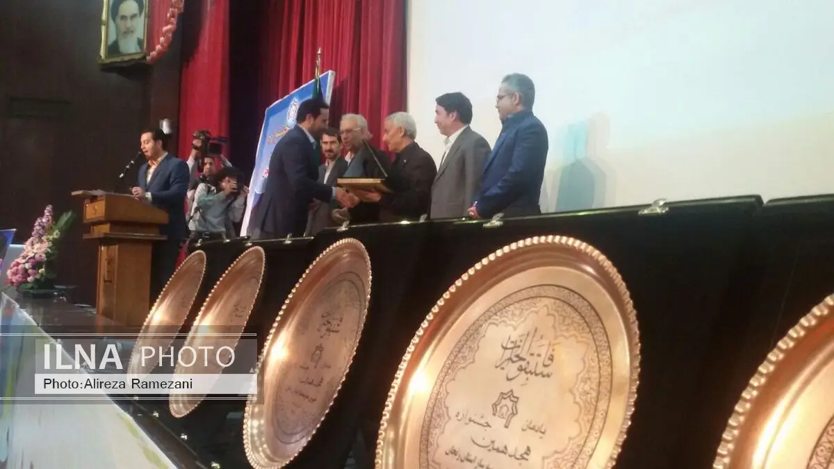  بستر توسعه پایدار همه جانبه در جامعه آموزش و پرورش است