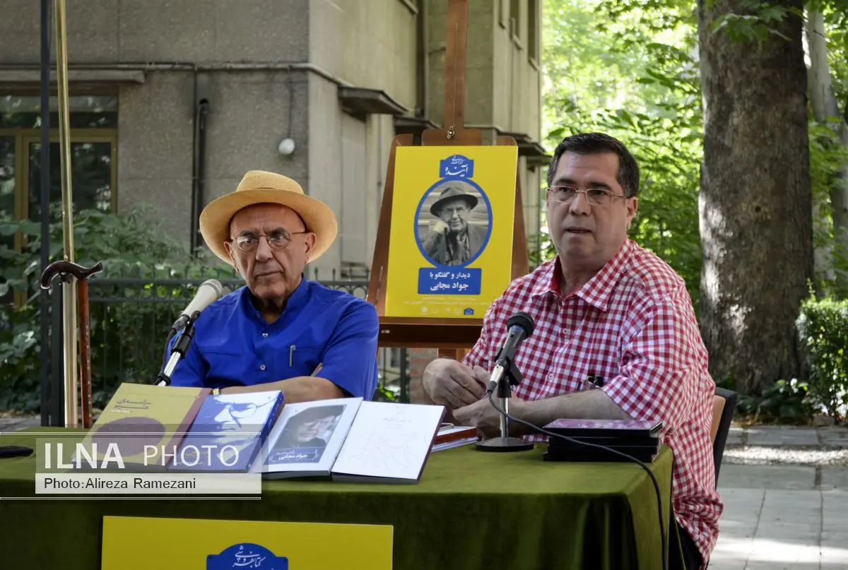 دولت‌آبادی در روزگار سپری‌شده خواسته از دنیای خود فراتر رود