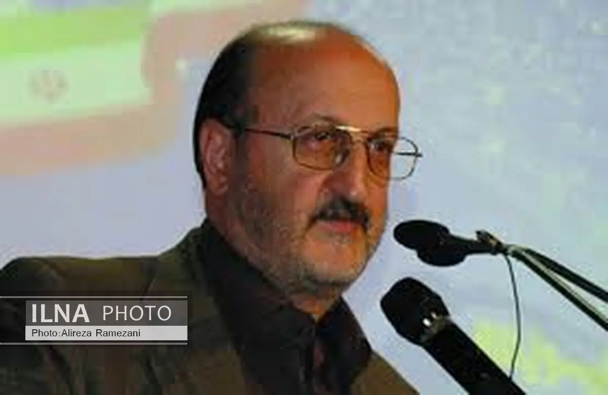 آیت‌الله هاشمی، عالم دینی فرزانه و شخصیت سیاسی با درایتی بود
