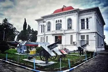 ۴۵ درصد از بنای ثبت شده و ارزشمند کاخ موزه نظامی بند انزلی تخریب شد