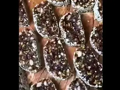 بمب انرژی؛ رول خرما با مغزیجات و عسل + فیلم