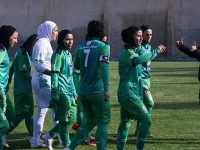 پیروزی ذوب آهن مقابل همیاری/ صدرنشینی سبزپوشان 