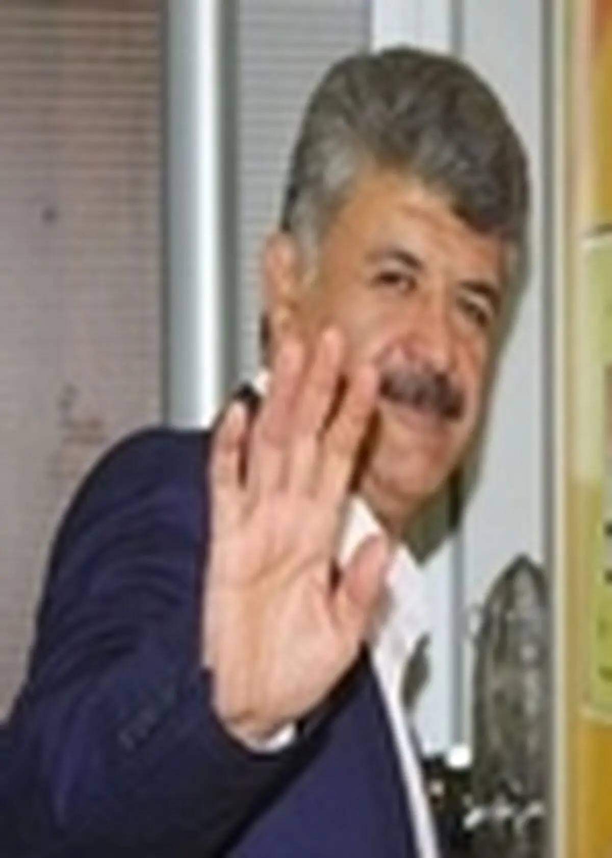 خلیلیان: حضور نکونام در سپاهان منتفی شد / خلعتبری هنوز بازیکن آزاد نیست