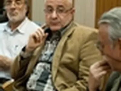 کاهش زمان بررسی و صدور مجوز اشعار از اهداف معاونت هنری است