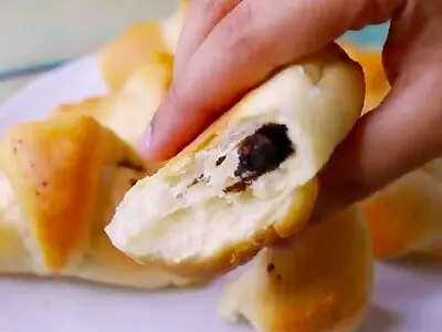 طرز تهیه نان شکلاتی صبحانه با طعم نوتلا + فیلم