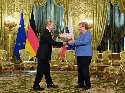 Merkel, Putin spar over Navalny but vow to maintain dialogue