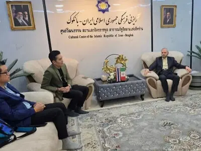 شاعران ایرانی در قله ادبیات جهان ایستاده‌اند
