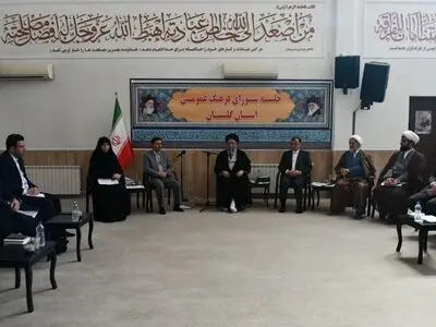 اصالت خود و ایرانی بودن خود را باید برجسته کنیم