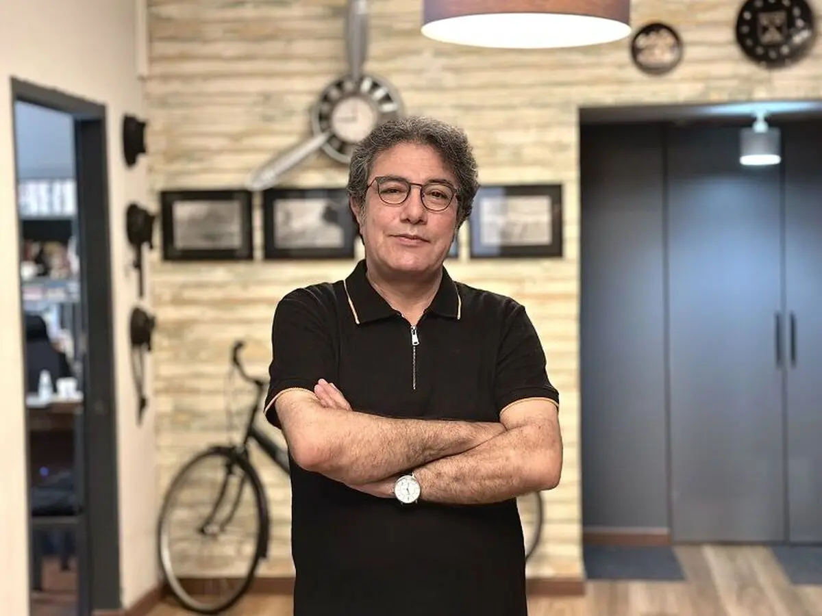 نادر برهانی‌مرند «کورش» را روی صحنه می‌برد