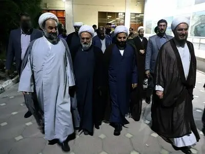 حضور هیئت اعزامی از سوی دفتر رهبری به سیستان و بلوچستان/  دیدار نماینده رهبر انقلاب با مولوی عبدالحمید